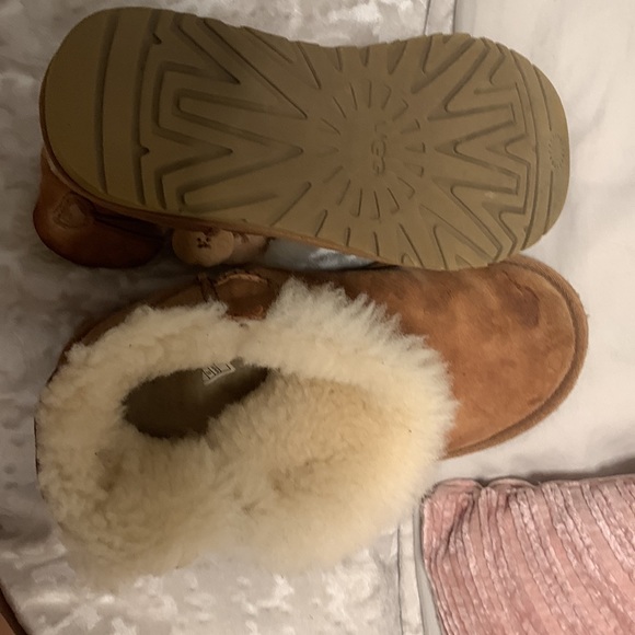 UGG MINI BAILEY BUTTON BLING CHESTNUT BOOTS - WOMEN'S - Picture 6 of 8